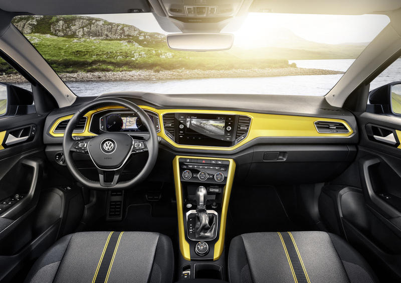 Volkswagen T-Roc (2017-->>) (34)
