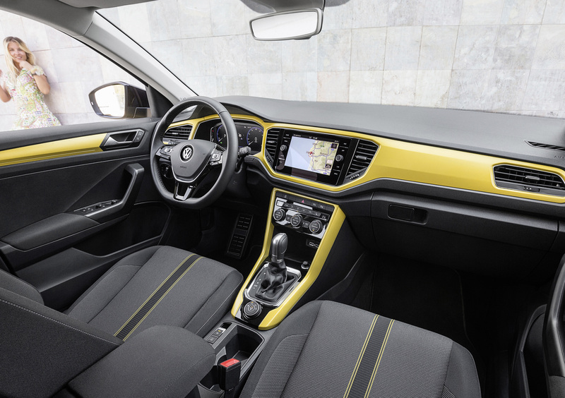 Volkswagen T-Roc (2017-->>) (38)