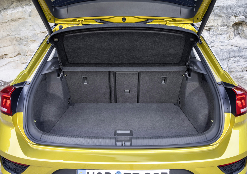 Volkswagen T-Roc (2017-->>) (33)