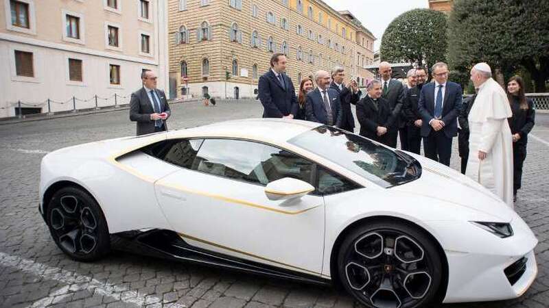 Lamborghini Huracan, all&#039;asta l&#039;esemplare donato a Papa Francesco