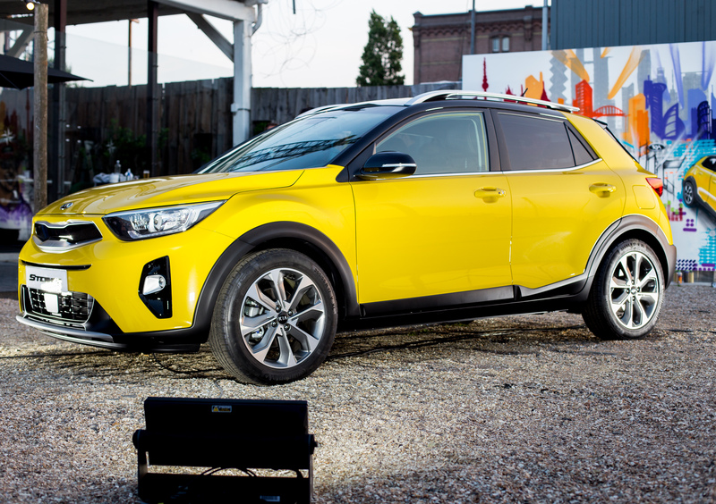 Kia Stonic (2017-->>) (7)