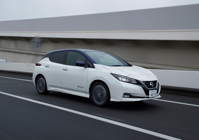 Nissan Leaf (2017-->>) (23)