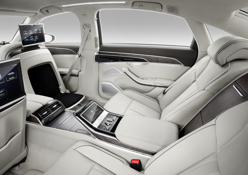 Audi A8 (39)