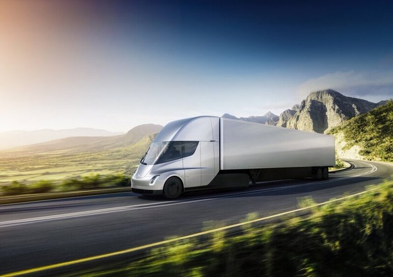 Tesla Semi: il veicolo commerciale di Elon Musk &egrave; in arrivo