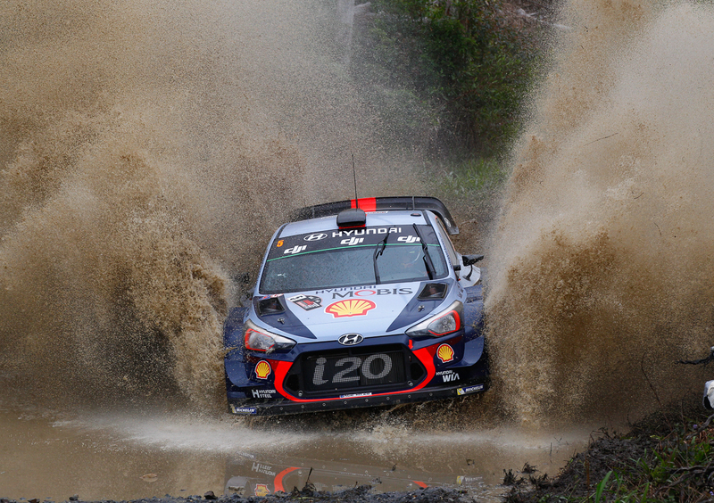 WRC17 Australia. Day 2: Fuori Mikkelsen, avanti Neuville, sempre Hyundai