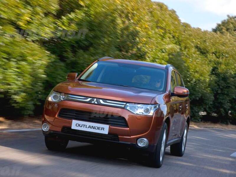 Mitsubishi Outlander 2.0 MIVEC 4WD PHEV Instyle Diamond