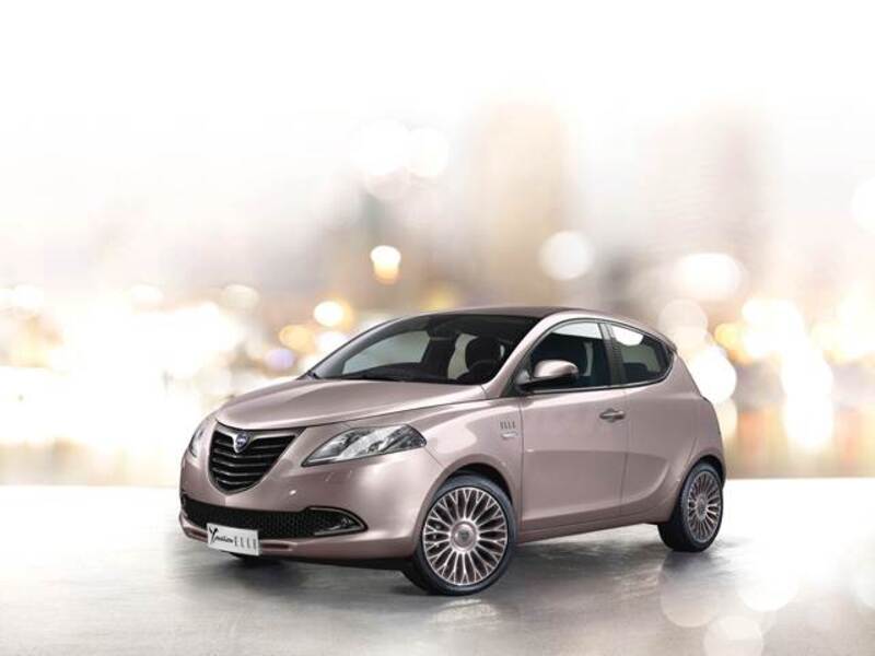 Lancia Ypsilon 0.9 TwinAir 85 CV 5 porte Metano Ecochic Elle