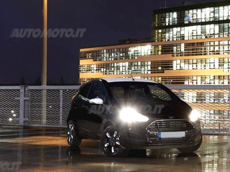 Ford Fiesta 1.0 EcoBoost 100CV 5 porte Black & White Edition