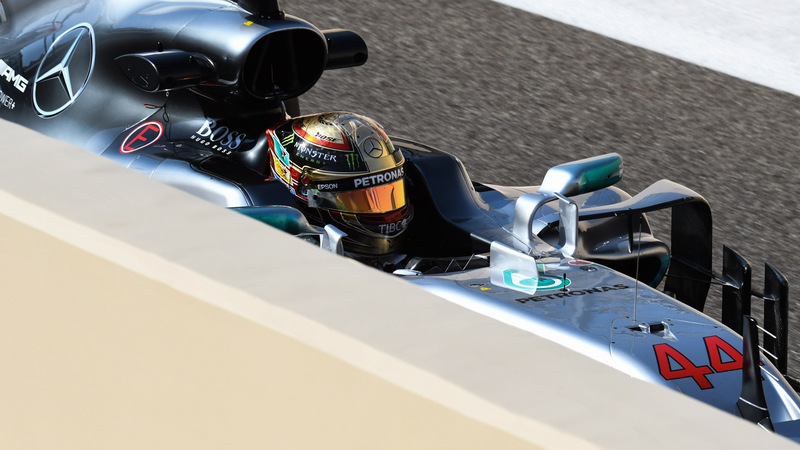 F1, GP Abu Dhabi 2017: il casco mondiale di Hamilton e le altre news