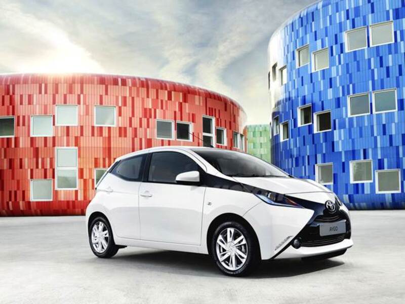 Toyota Aygo 1.0 VVT-i 69 CV 5 porte x-clusiv MMT