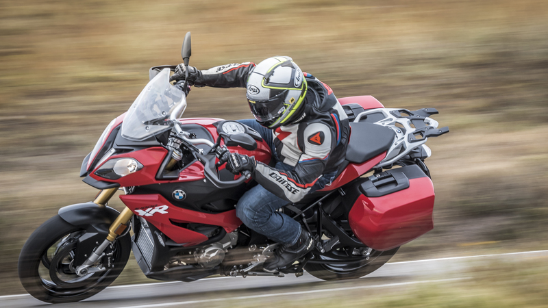 BMW S1000XR 2017 TEST: pi&ugrave; cv, meno vibrazioni