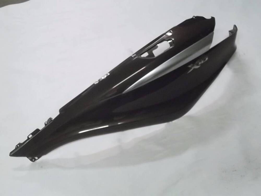 CARENA POSTERIORE SX Piaggio X10 (2)