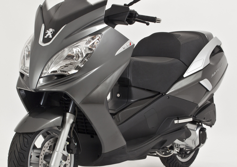 Peugeot Satelis 125 Satelis 125 Black Edition (2017 - 18) (2)