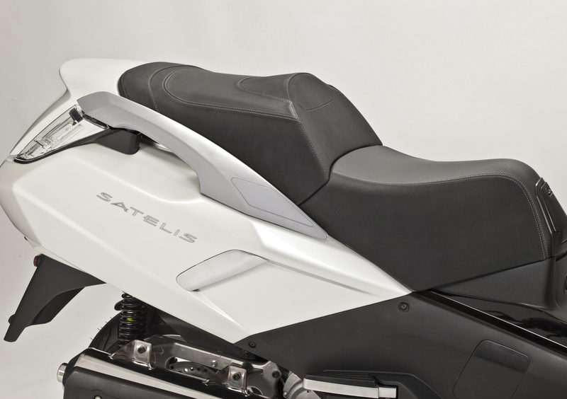 Peugeot Satelis 125 Satelis 125 Black Edition (2017 - 18) (10)