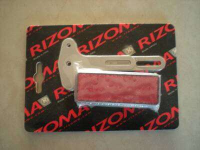 Catadiottro universale per porta targa - M73/NCATT Rizoma