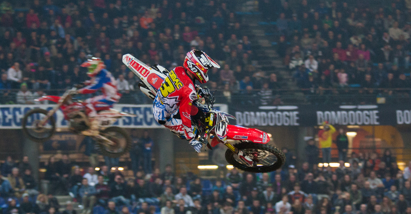 Moto.it ti porta in pista al Supercross di Genova 2015