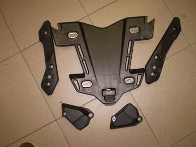 Attacchi borse e piastra per top case ktm