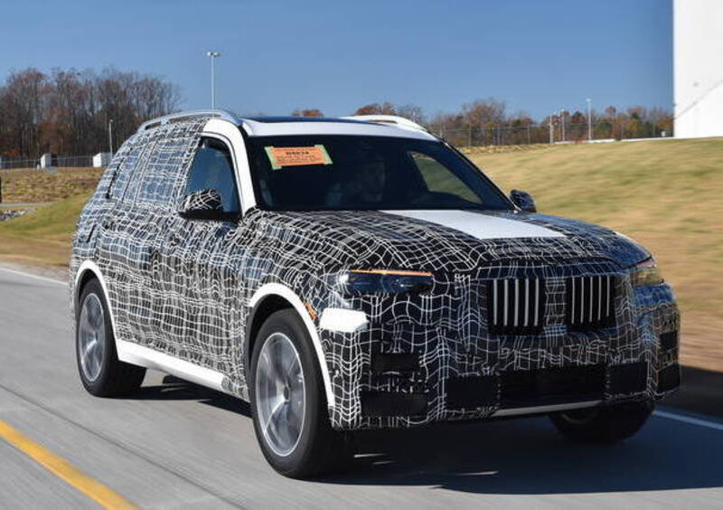 BMW da vita alla X7 con i modelli preserie