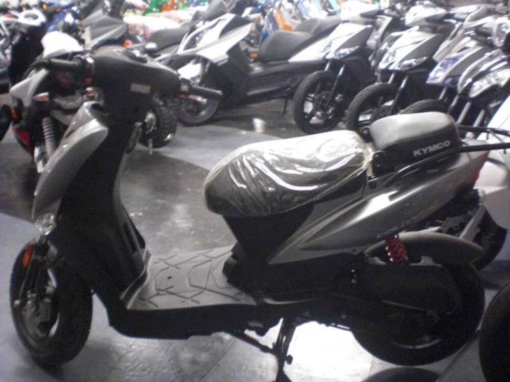Kymco Agility 50 R12 (2007 - 17) (2)