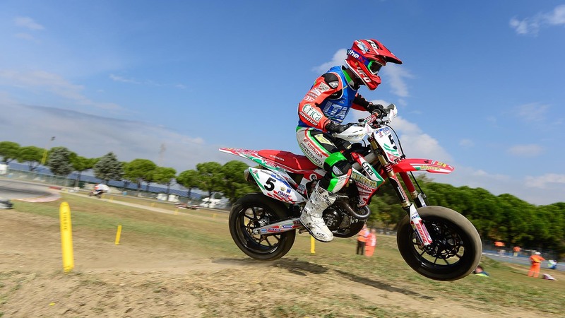 Supermoto: a scuola con i piloti della Maglia Azzurra