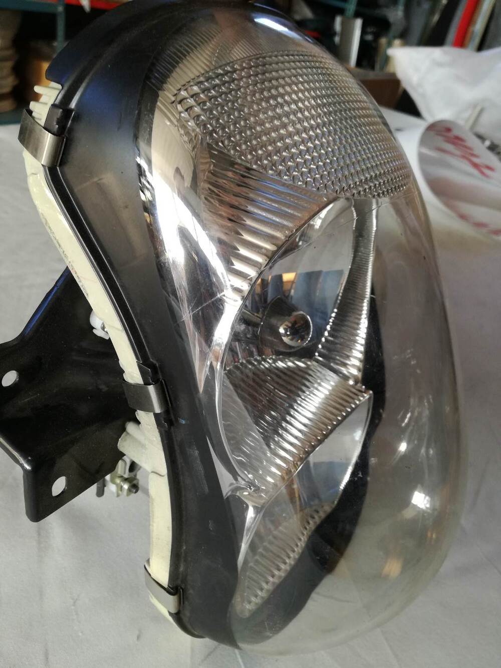 Faro anteriore Kawasaki ER6-N (2)