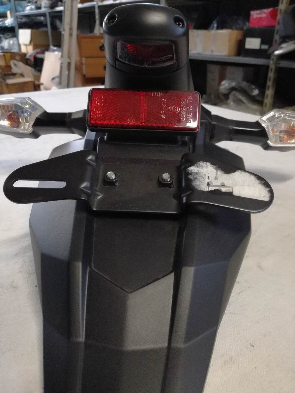 Portatarga originale Kawasaki Z800 (2)