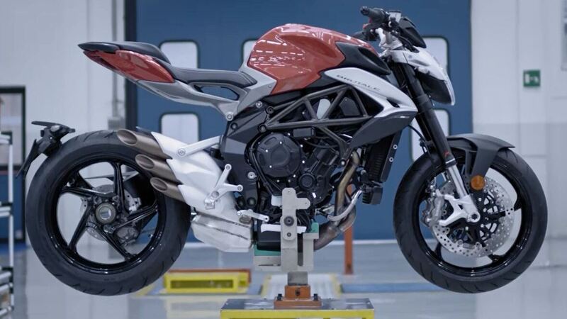 MV Agusta Brutale 800 2016: anteprima esclusiva