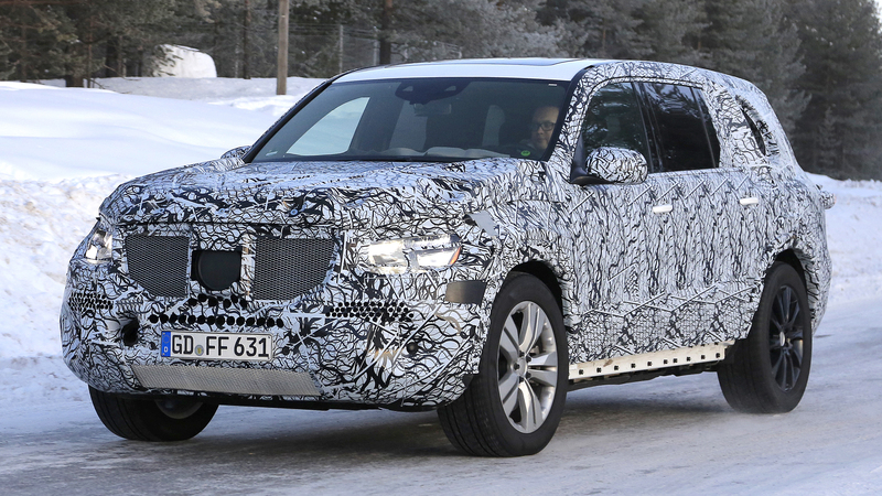 Mercedes GLS, le foto spia