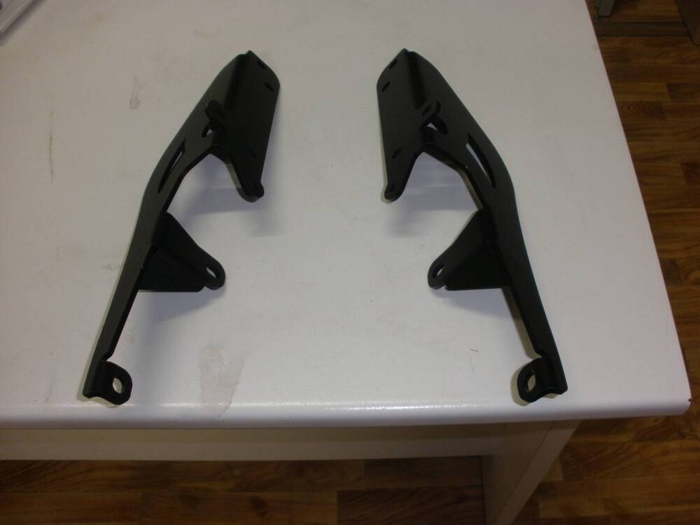 Piastre attacchi portapacchi Majesty Givi