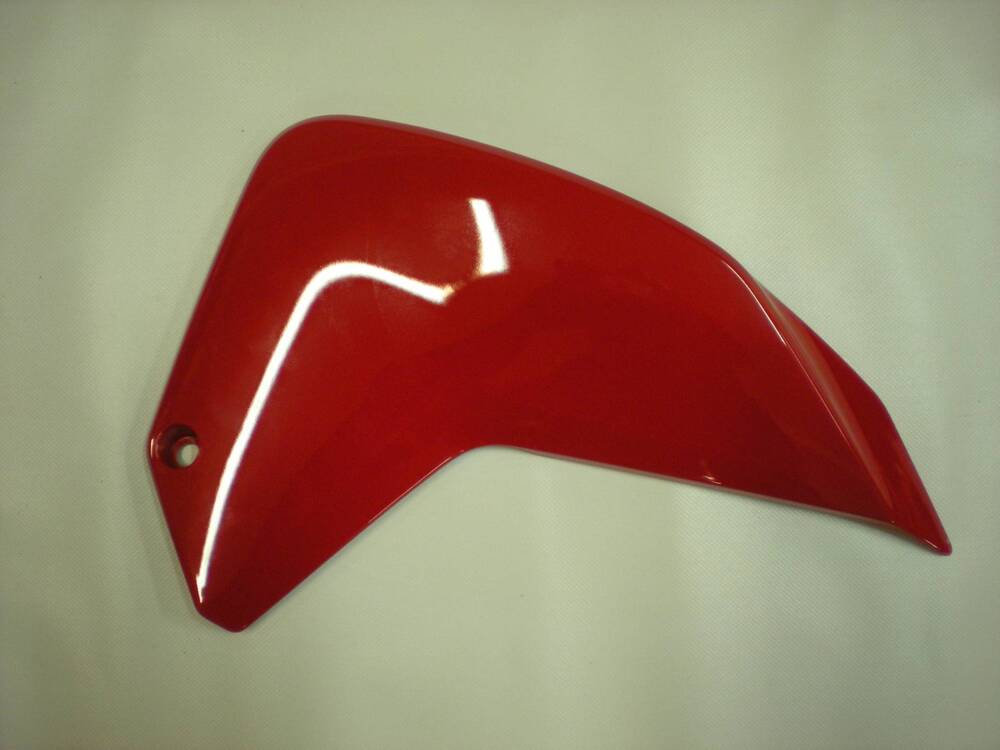Ala Dx verniciata rossa MTS - 48012901AA Ducati