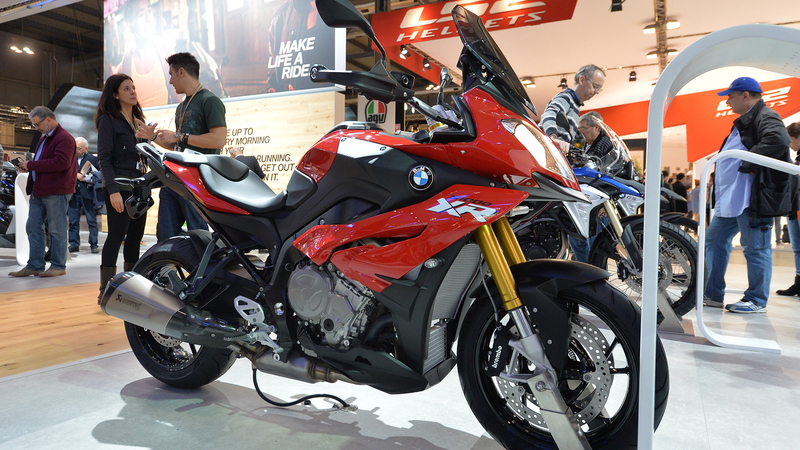 EICMA 2015: nuove colorazioni per la BMW S1000XR