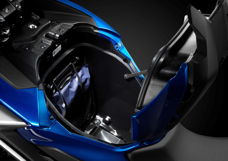 Honda NC 750 X NC 750 X DCT ABS (2014 - 15) (8)