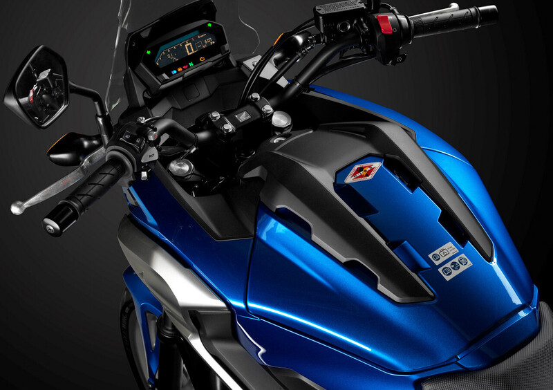 Honda NC 750 X NC 750 X DCT ABS (2014 - 15) (9)