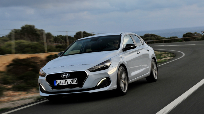 Hyundai i30 Fastback, la compatta con la coda