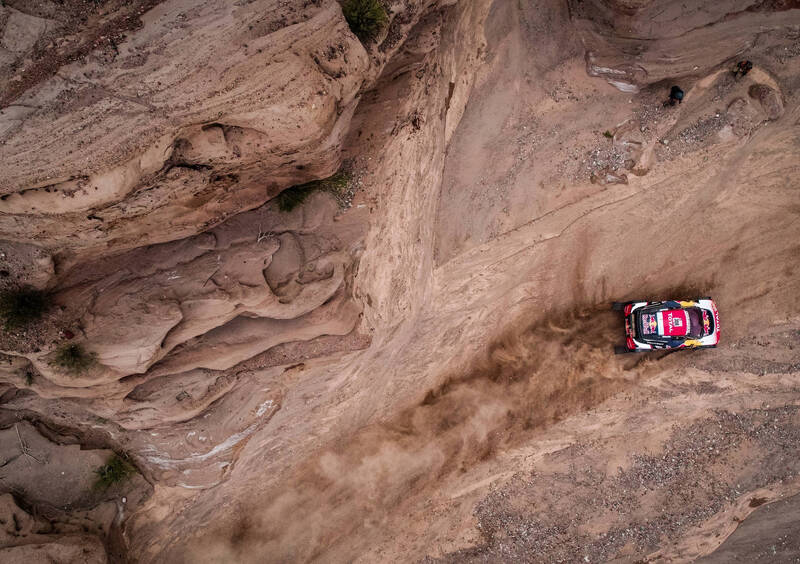 Dakar 2018 Peugeot. Carlos Sainz Vince la Dakar 2018. &Egrave; il terzo successo consecutivo delle Peugeot 