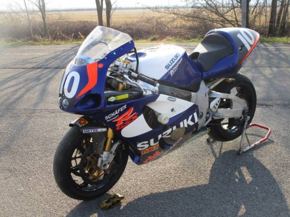 Suzuki GSX R 750 (1996 - 97) (2)