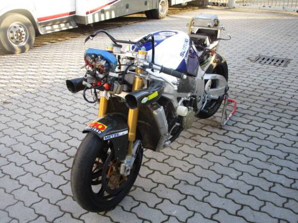 Suzuki GSX R 750 (1996 - 97) (16)