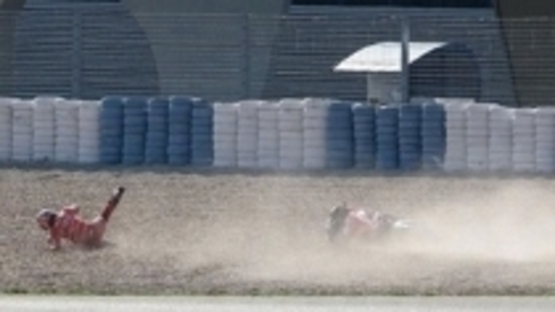 Test pre-mondiale di Jerez. Casey Stoner cade e si infortuna al legamento della spalla