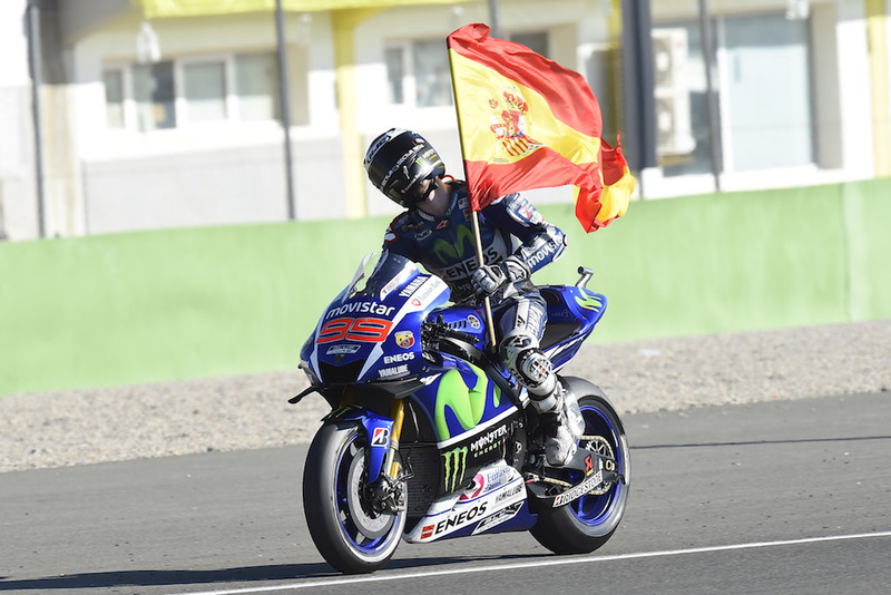 Jorge Lorenzo festeggia il suo quinto titolo - il centesimo per Akrapovic