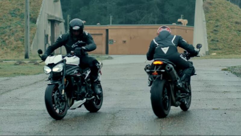 Nuova Triumph Speed Triple RS. Fogarty vs Johnson (Video)