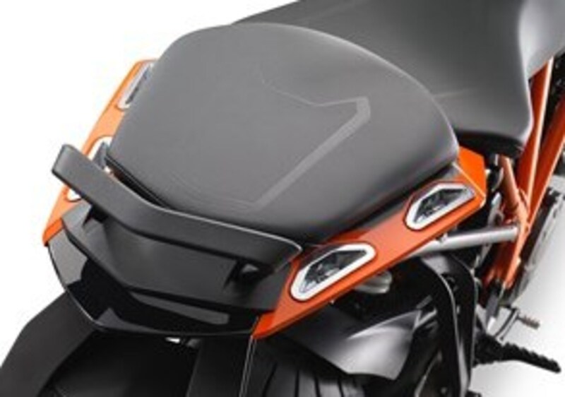 KTM 1290 Super Duke GT 1290 Super Duke GT ABS (2016 - 18) (7)