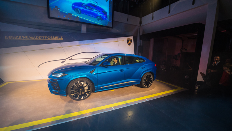 La nuova Lamborghini Urus presentata a Lamborghini Milano [Video]