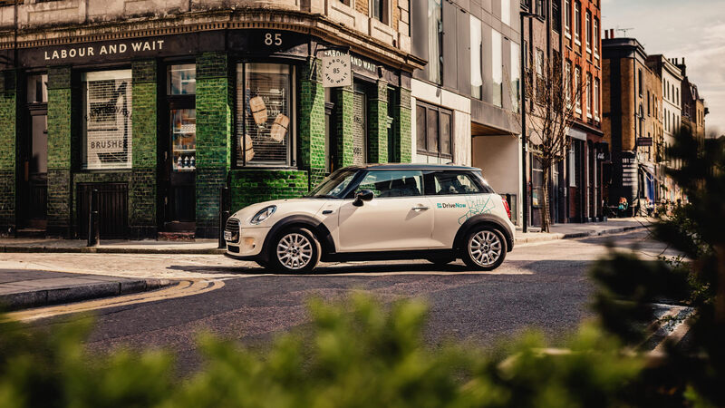 Milano, nella flotta di DriveNow anche le Mini tre porte