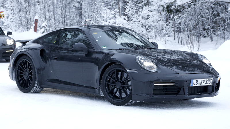 Porsche 911 Turbo 2019 in test sulla neve