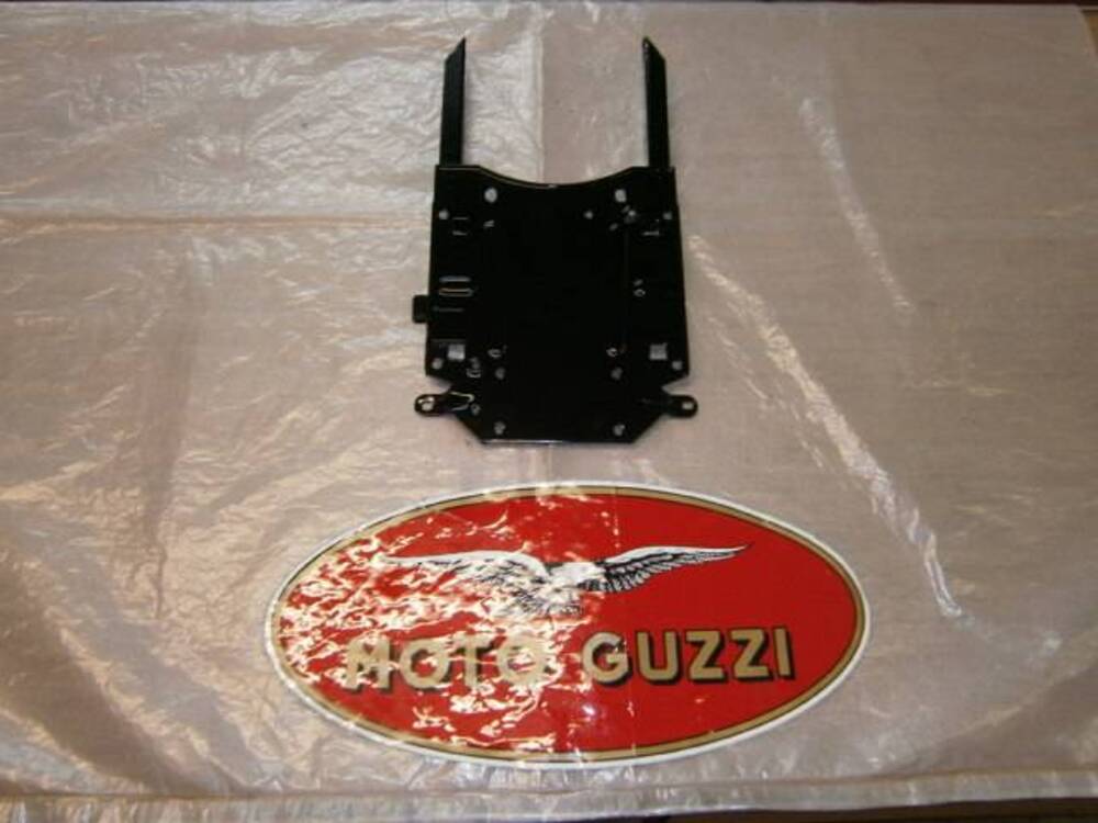 piastra batteria Moto Guzzi