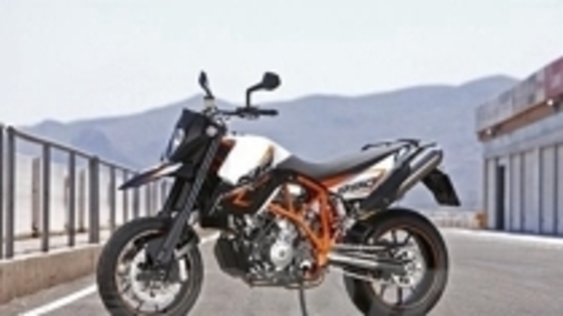 Un&#039;altra gustosa anteprima 2009 da KTM. All&#039;EICMA vedremo 990 Supermoto R