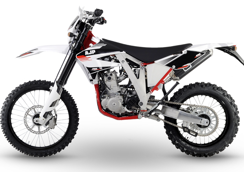 AJP PR5 250 Enduro PR5 250 Enduro (2017 - 18) (11)