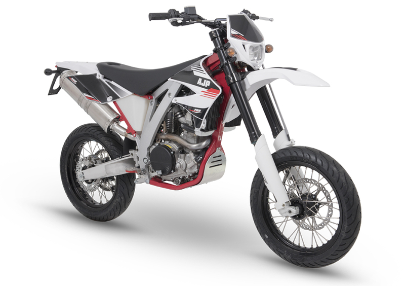 AJP PR5 250 Supermoto PR5 250 Supermoto (2017 - 18) (11)