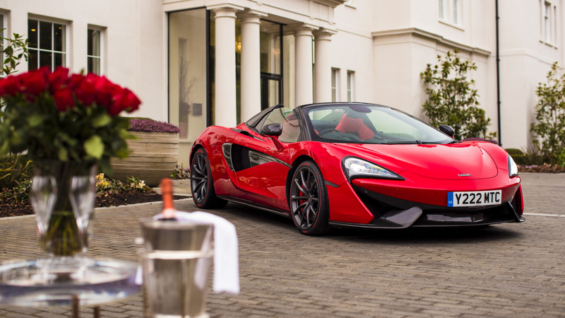 McLaren 570S, una spider per San Valentino