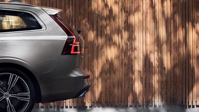 Volvo V60 2018, svelati nuovi dettagli della station wagon